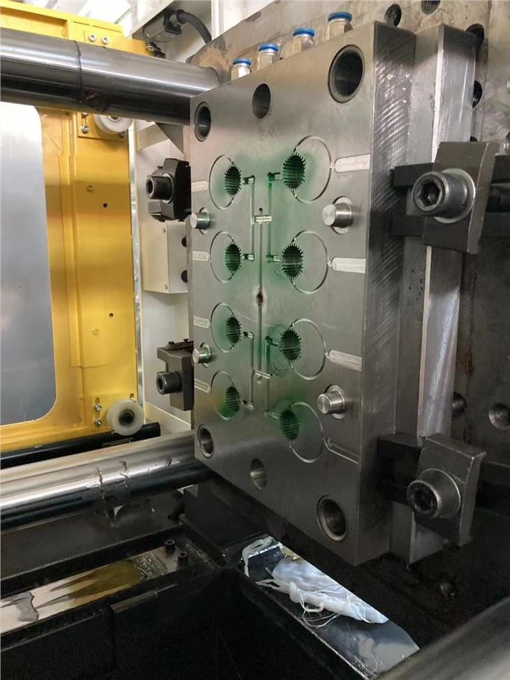 Plastic Perform Water Bottle Caps Mold Injection Making Moulding Machine